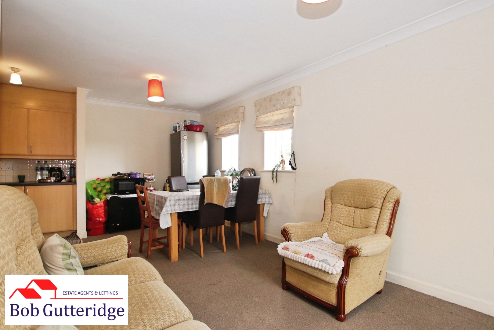 FITTED KITCHEN / LIVING ROOM